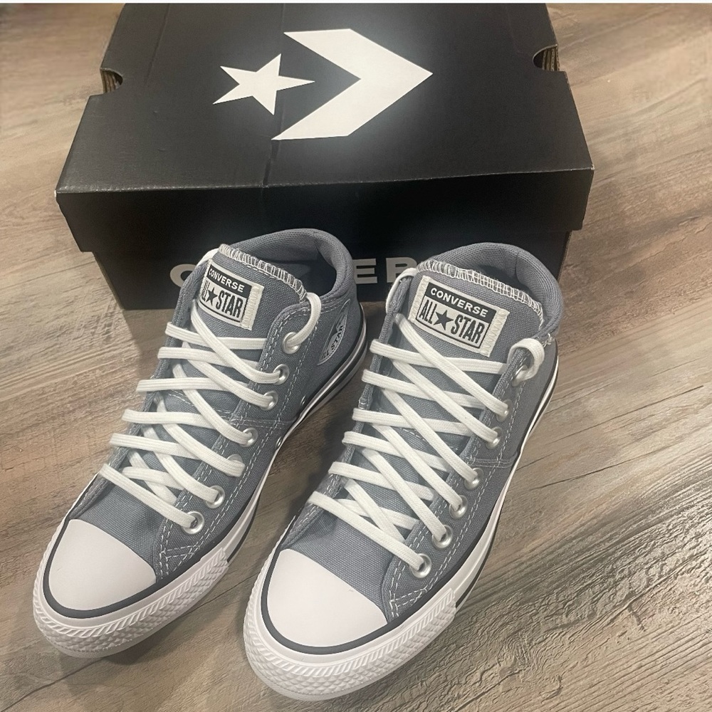 Grey Converse - women size 5 - NIB